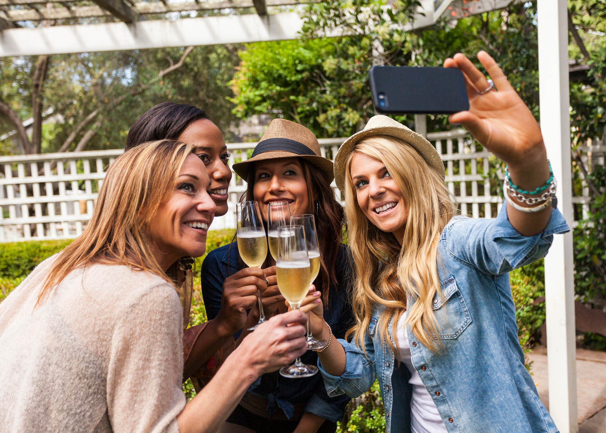 California-Sonoma_Valley-Wine_Country-Vineyard-Champagne_Tasting-Selfie