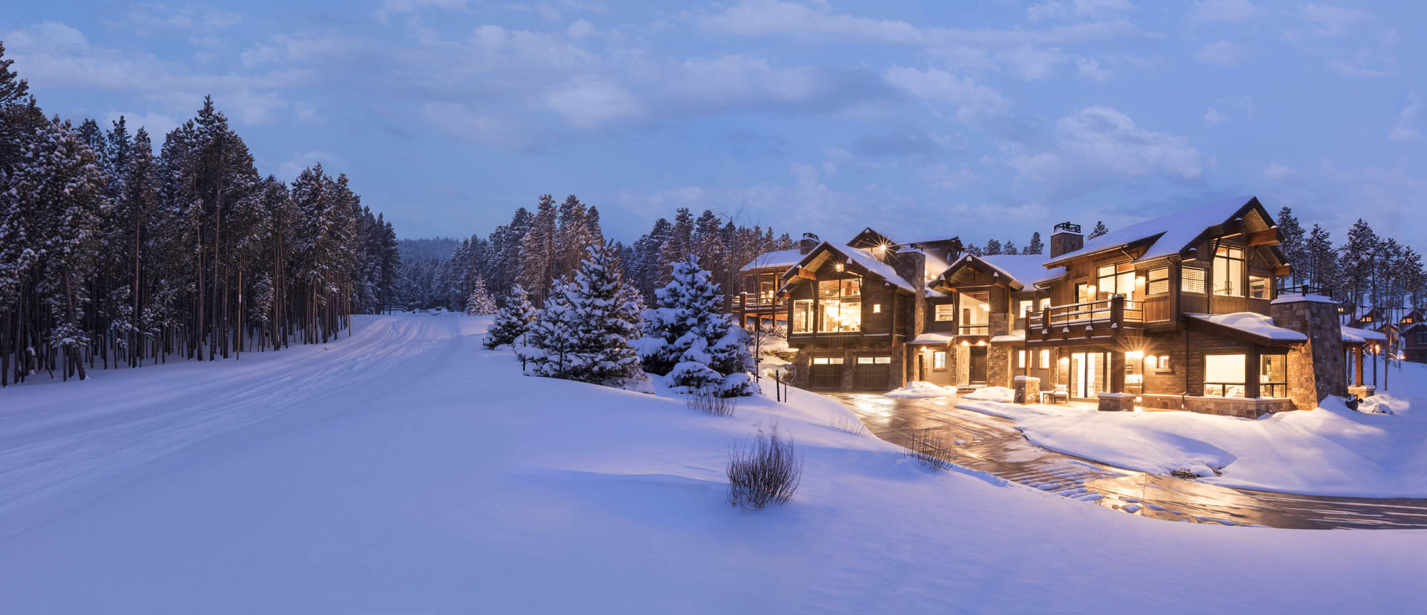 Colorado-Breckenridge_Ski_Resort-Luxury_Residence-Swift_Landing-Lodge-Exterior