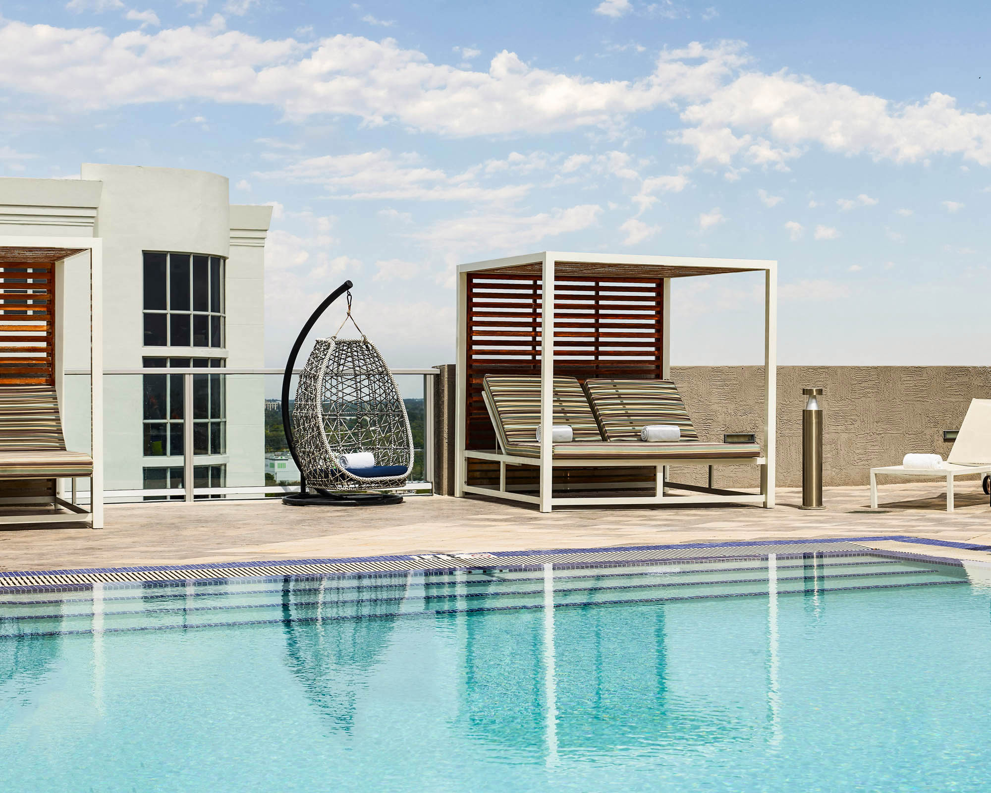 Florida-Fort_Lauderdale-Hotel-Sonder-Cirq_Hotel-PoolDeck-Cabana