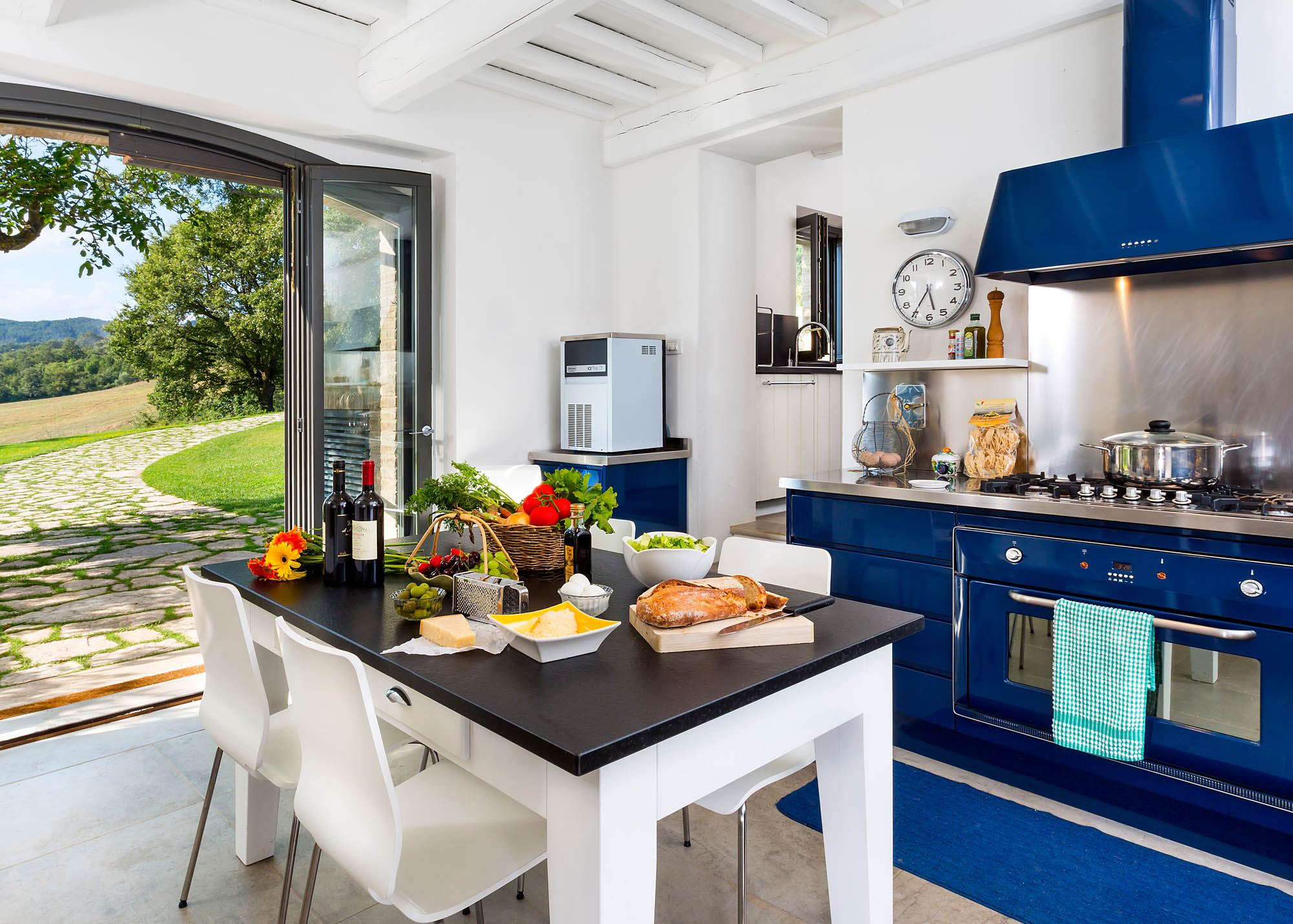 Italy-Tuscany-Resort-Residence-La_Galleria-Kitchen