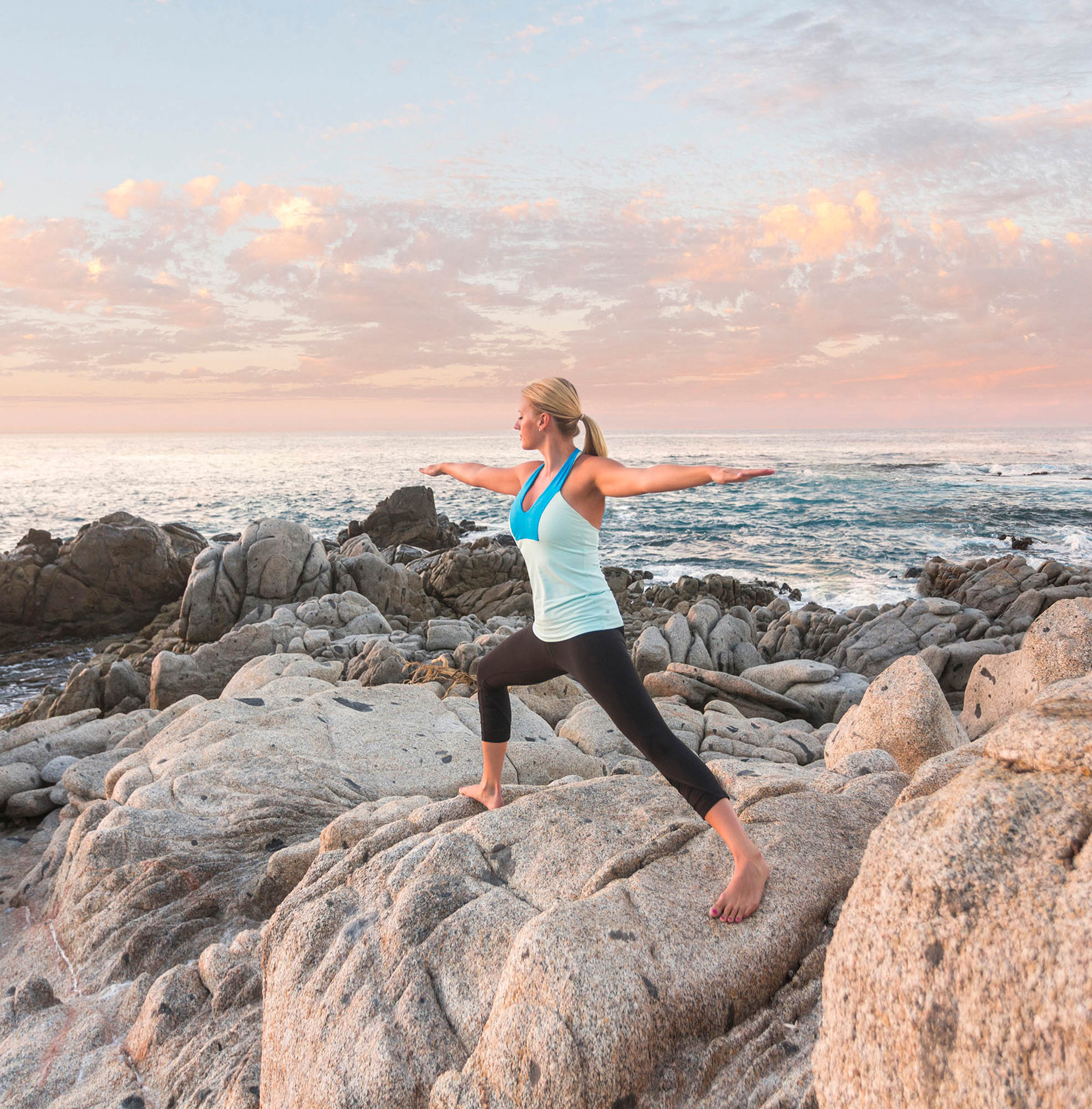 Mexico-LosCabos-Resort-Auberge_Resort-Esperanza-Yoga_Sunrise