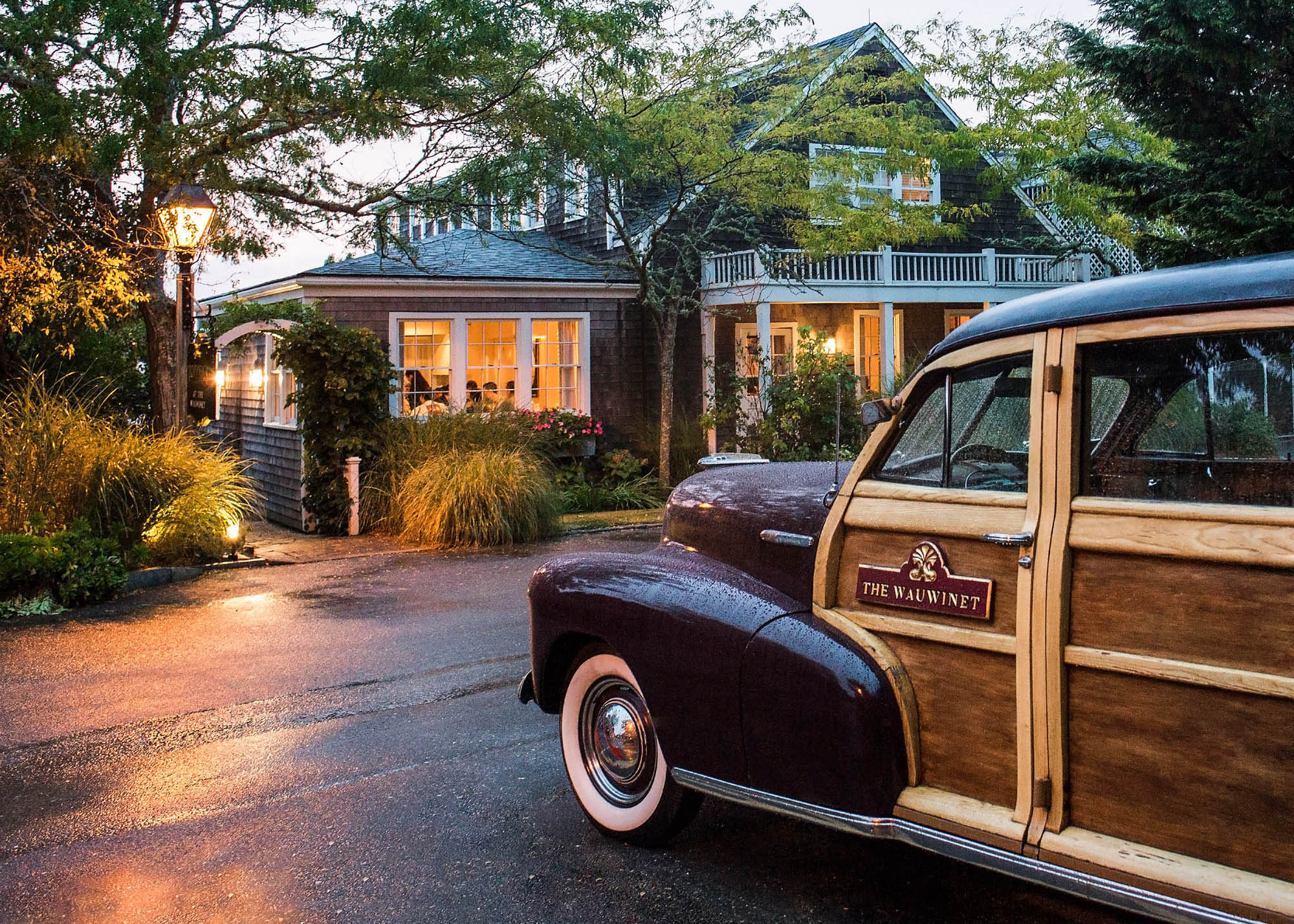 Nantucket-Massachusetts-Hotel-Waiwunet-Restaurant-Toppers